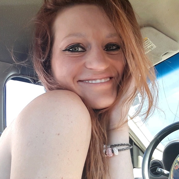 Meet your Posher, Carly - Picture 1 of 1